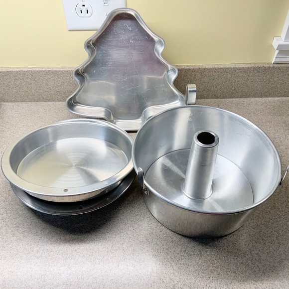 Mirro Kitchen Vintage Lot Of 4 Mirro Aluminum Baking Pans 2 Cake